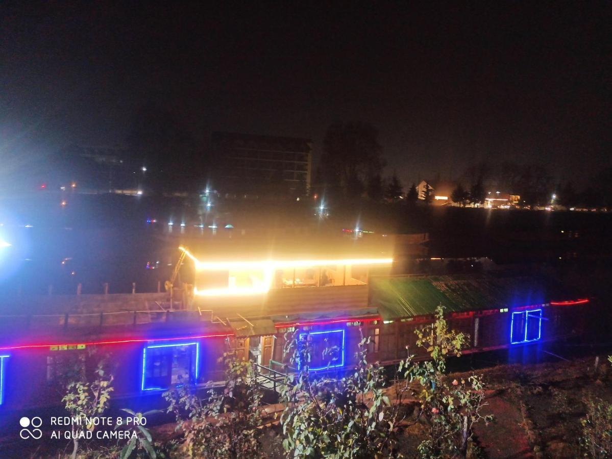 Houseboat Karima Palace Srinagar  Exterior photo